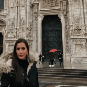 Licda. Ivonne Doradea — Abogada y Notario